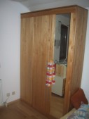 Kleiderschrank.jpg